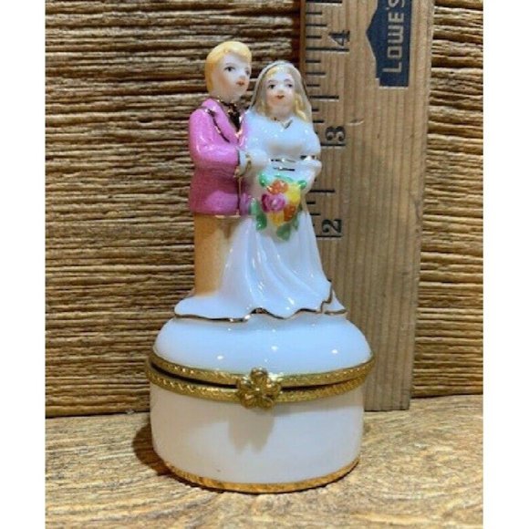 Wedding Trinket Box 4" tall by 2" wide 01-37308 - Picture 6 of 12